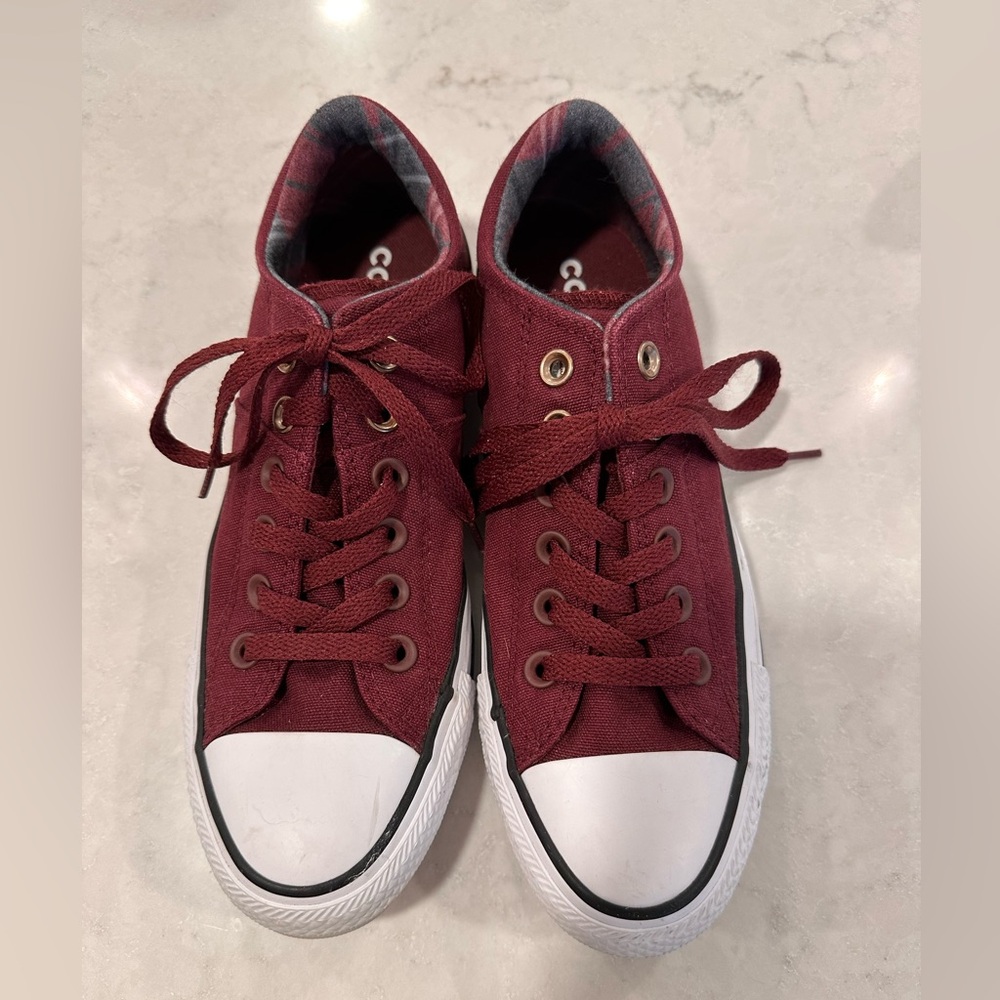 Converse All Star Chuck Taylor’s, size 7, Burgundy - Picture 2 of 8